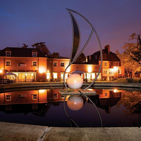The Pinewood Hotel Slough Exterior photo