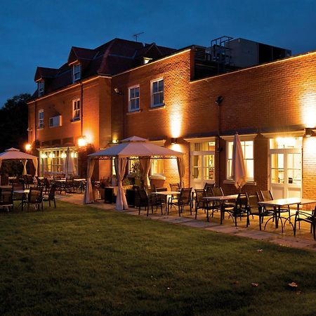 The Pinewood Hotel Slough Exterior photo