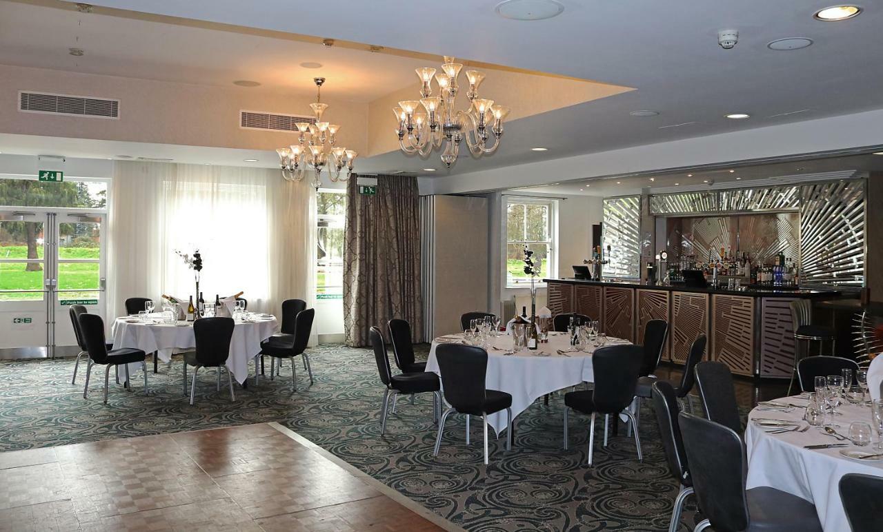 The Pinewood Hotel Slough Exterior photo